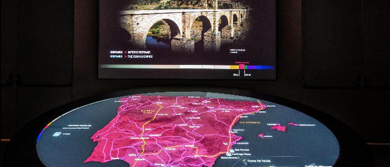 Mapa en el Museo Arqueológico Nacional, con Canarias debajo de Baleares.