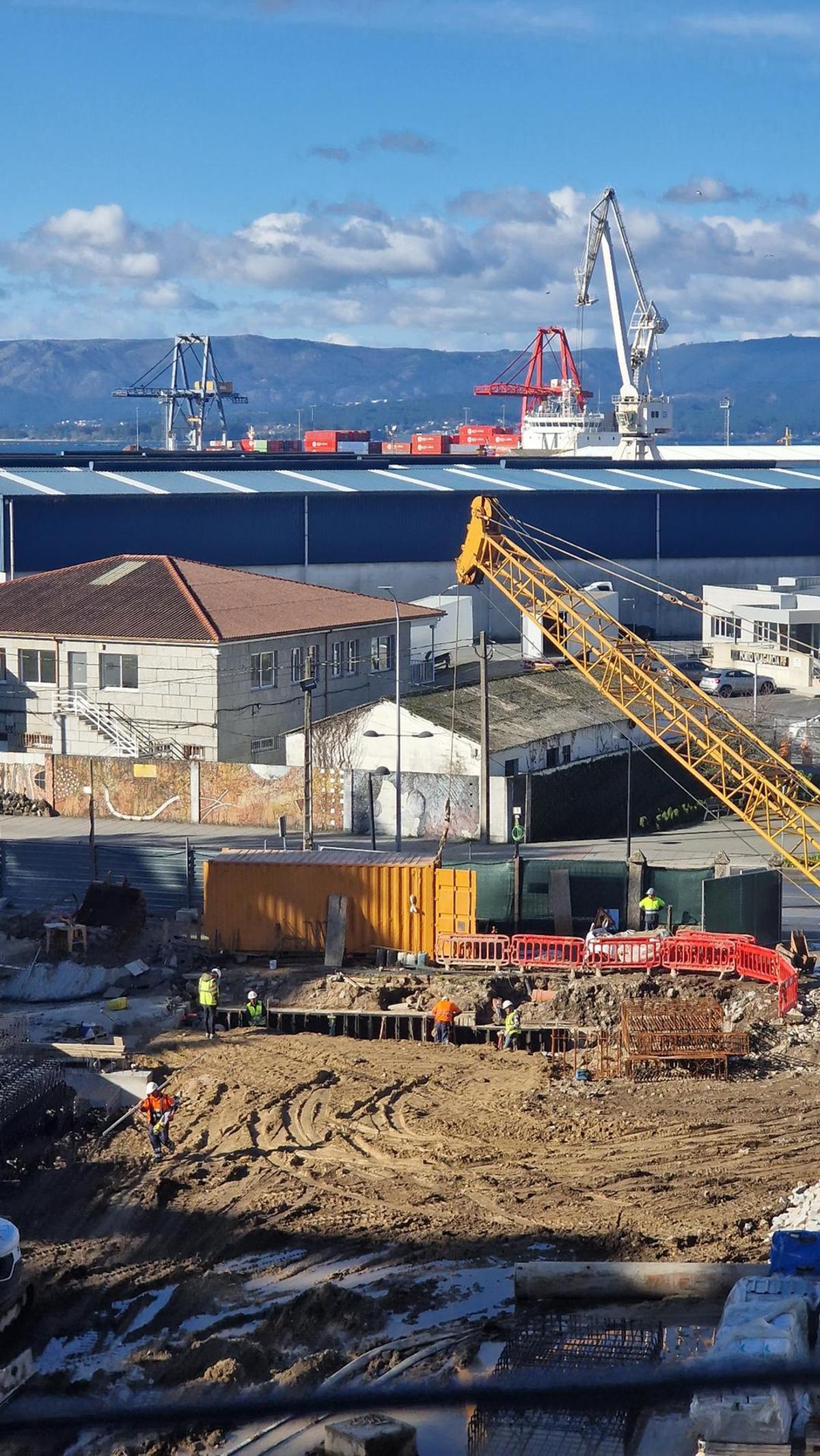 Las obras de construcción del nuevo Mercadona, en la vilagarciana avenida de Valle Inclán.