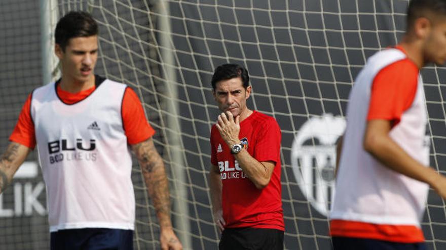 Tres bajas en el entrenamiento del Valencia CF