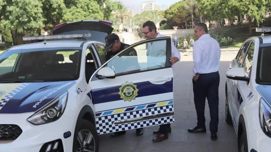 Los nuevos vehículos que ha incorporado la Policía Local de Benidorm.