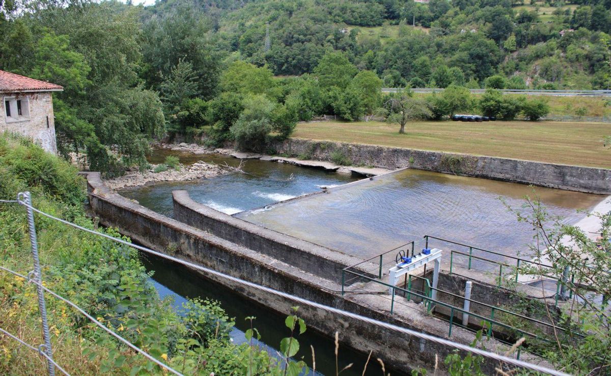 Las trincheras de la "guerra del agua"