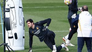 Thibaut Courtois, portero belga del Real Madrid, durante un entrenamiento.