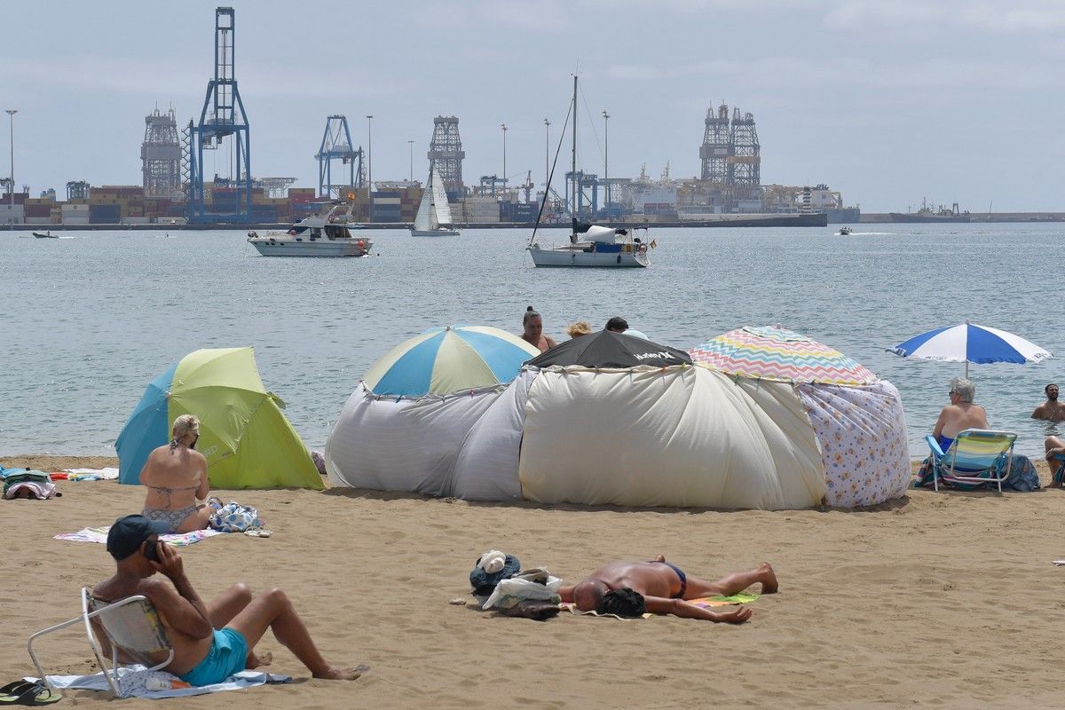 Un sábado de playa en Las Alcaravaneras (21/08/21)