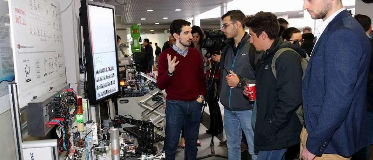 Industriales advierte que Santiago prepara un grado en Robótica que  "duplica" sus estudios - Faro de Vigo