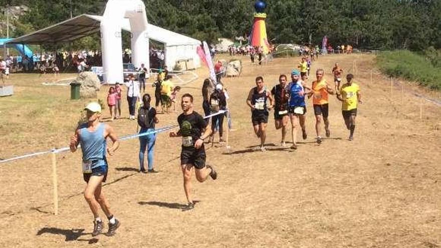 Una carrera en la edición de 2019 del Cross Cabo Udra. // G. Núñez