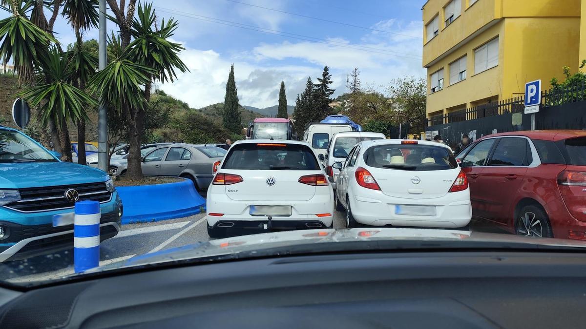 Entrada al IES Bezmiliana en Rincón de la Victoria.