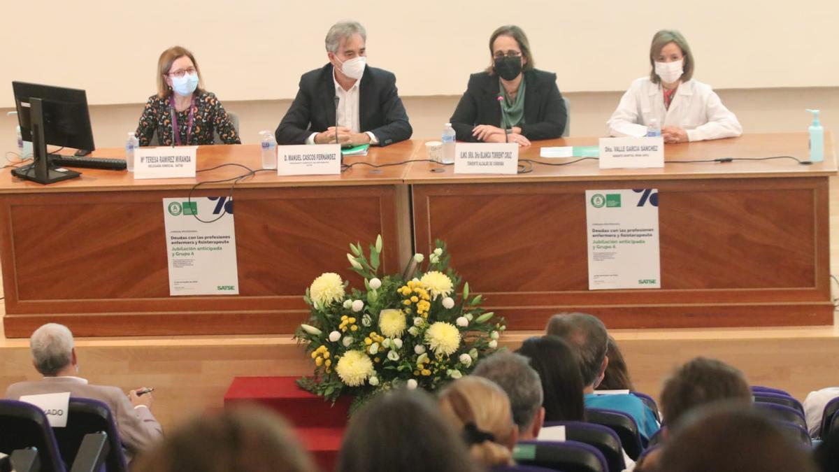 Teresa Ramírez, Manuel Cascos, Blanca Torrent y Valle García, en la apertura de las jornadas.