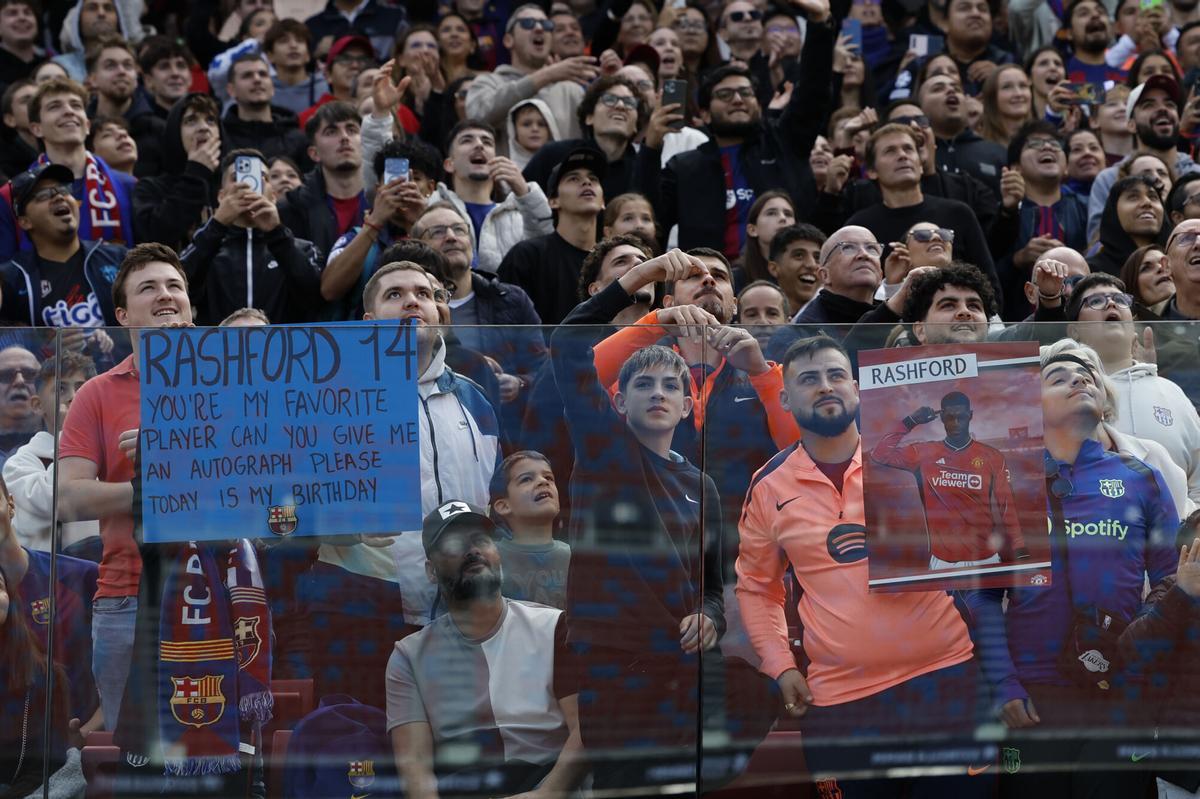 Així és el renovat Spotify Camp Nou, durant el primer entrenament de l'equip blaugrana Així és el renovat Spotify Camp Nou, durant el primer entrenament de l'equip blaugrana