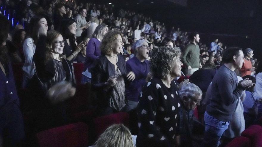 El públic del Kursaal entusiasmat: "L'èxit de 'Mamma mia!' són les cançons d'Abba"