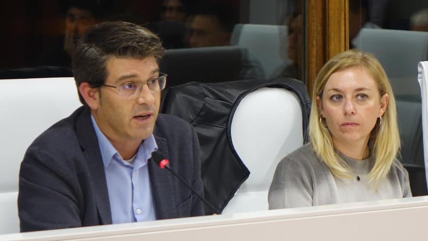 Jorge Rodríguez, alcalde de Ontinyent, y Natalia Enguix, concejal de Hisenda