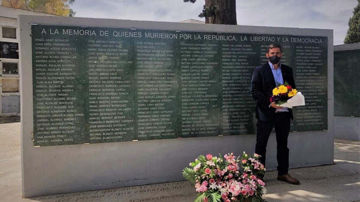 Ramón Hernández, en los Muros de la Memoria.