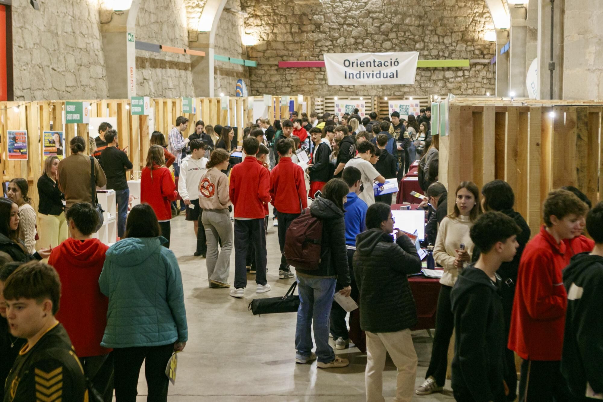 Arrenca la Fira de l'Estudiant de Manresa 
