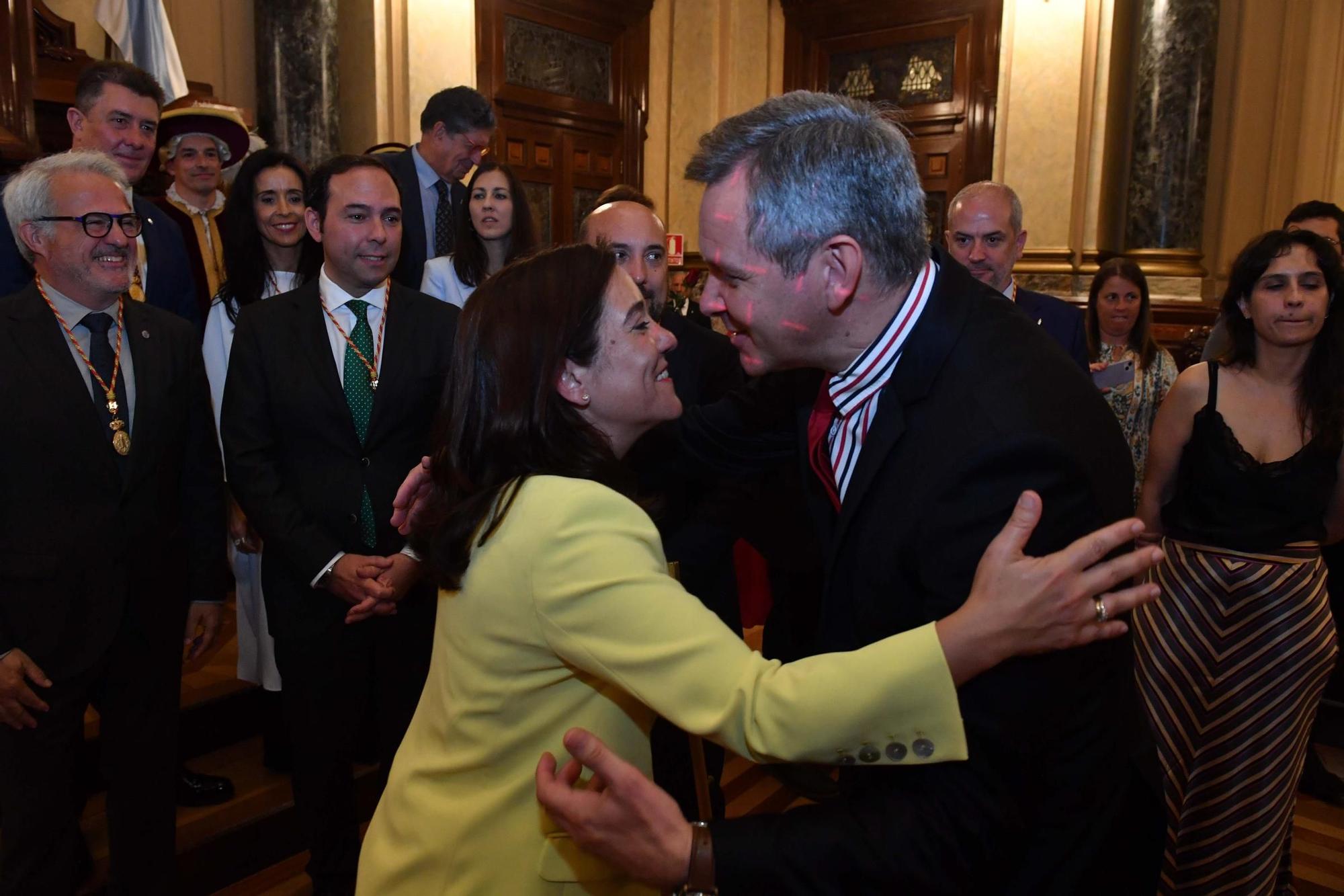 Investidura Inés Rey: La alcaldesa de A Coruña jura su cargo por ...