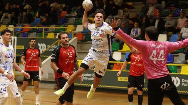 Yago López entra a portería. |  Gustavo Santos