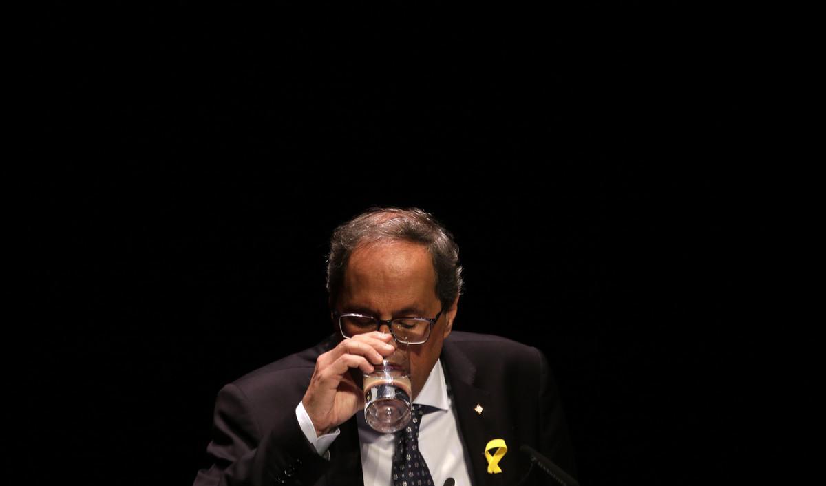 Regional Catalan President Quim Torra pauses during his speech in Barcelona, Spain, Tuesday, Sept. 4, 2018. Torra on Tuesday urged his separatist supporters to ensure a massive turnout at upcoming public gatherings, saying large numbers on the streets will help compel the Spanish government to grant the region a vote on self-determination. (AP Photo/Manu Fernandez)