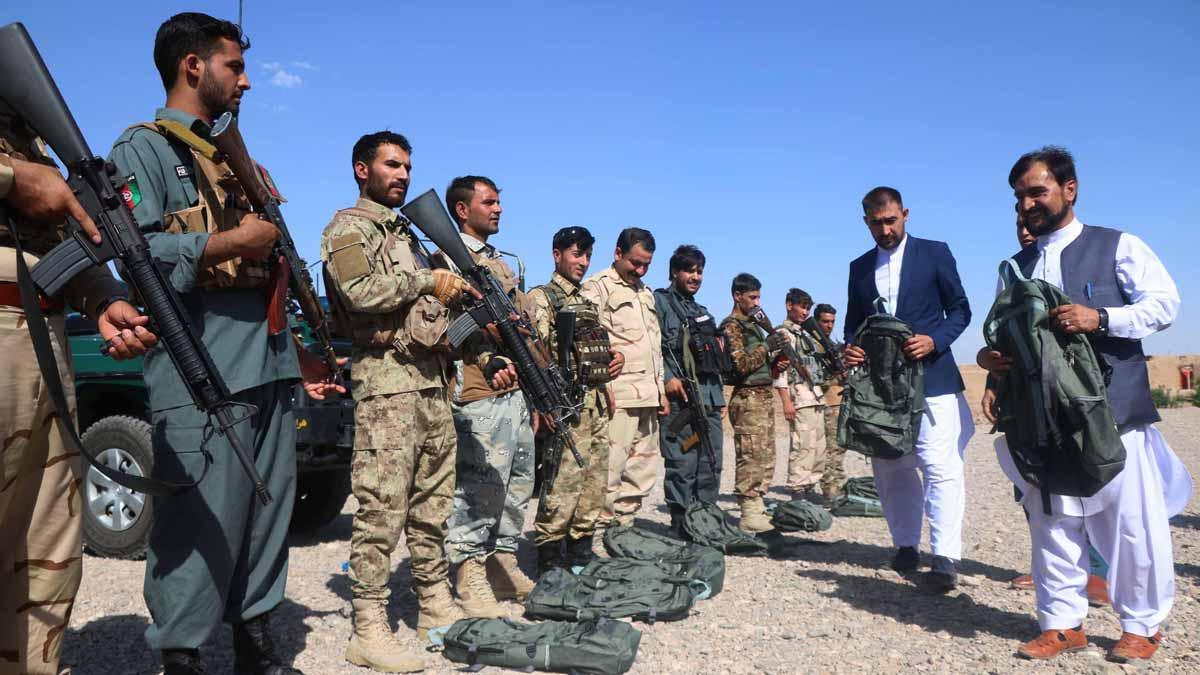 Fuerzas del Ejército afgano en Herat en plena ofensiva talibán.