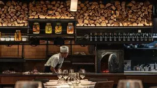 La ruta de la periodista Isabel Loscertales por los 15 restaurantes imprescindibles de Barcelona
