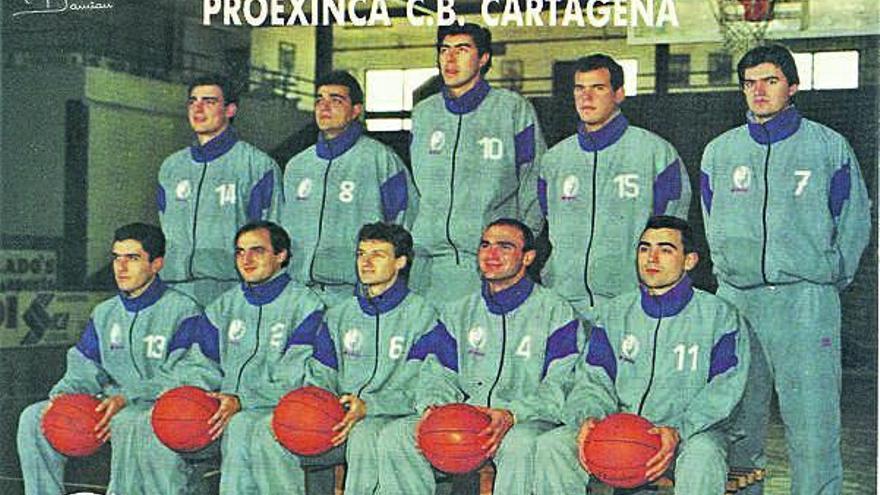 Imagen de la plantilla del Proexinca Cebé Cartagena de la temporada 89-90.