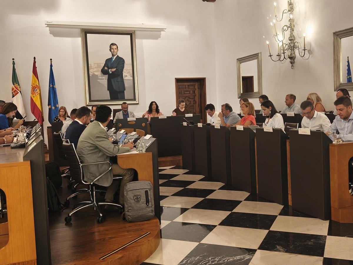 Desfibriladores para la Guardia Civil rural de Cáceres: una inversión de 40.000 euros para emergencias