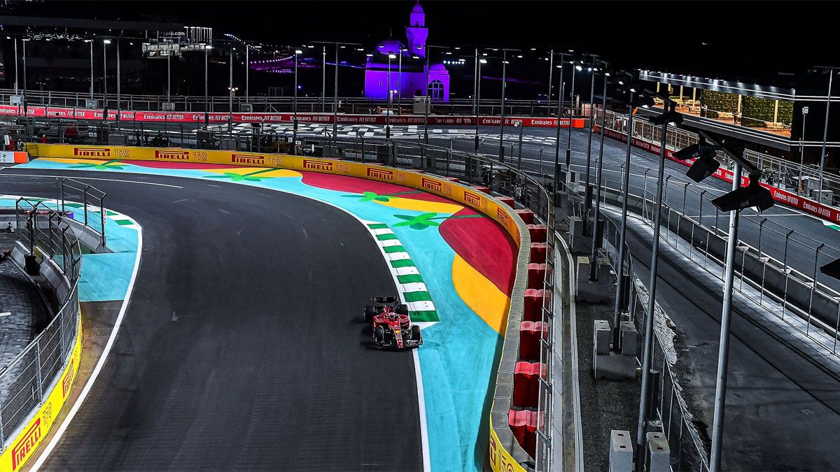 Ferrari sigue un paso por delante en la rápida pista de Jeddah
