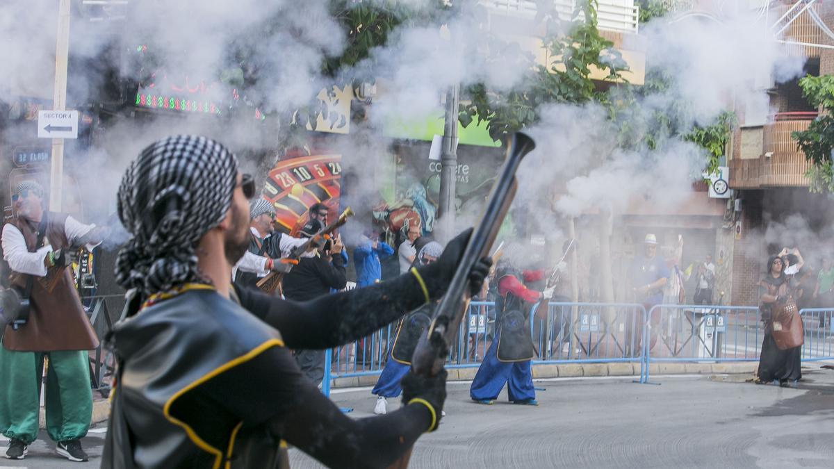 FOTO 4: La pólvora es un elemento fundamental de las Fiestas de Mutxamel.