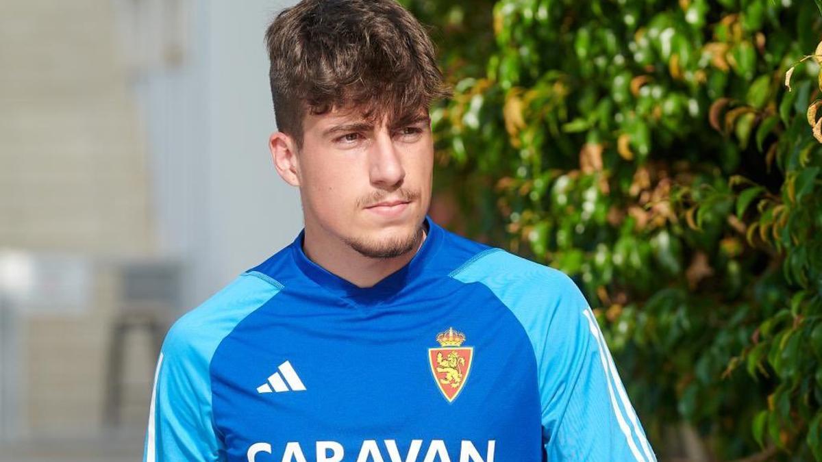 Adrián Liso, antes de una sesión de entrenamiento del Real Zaragoza.