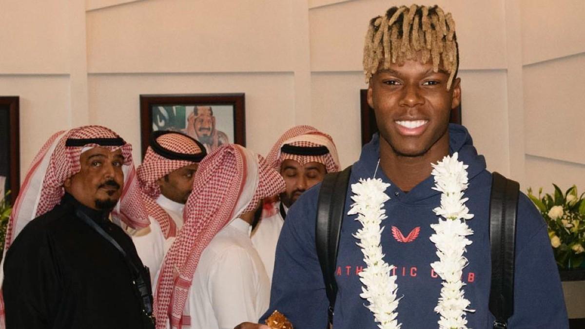 Nico Williams, a su llegada a Arabia Saudí