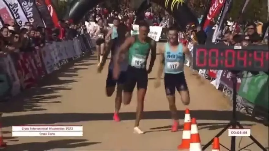 El karma siempre la devuelve: bloquea de malas maneras a su rival y...