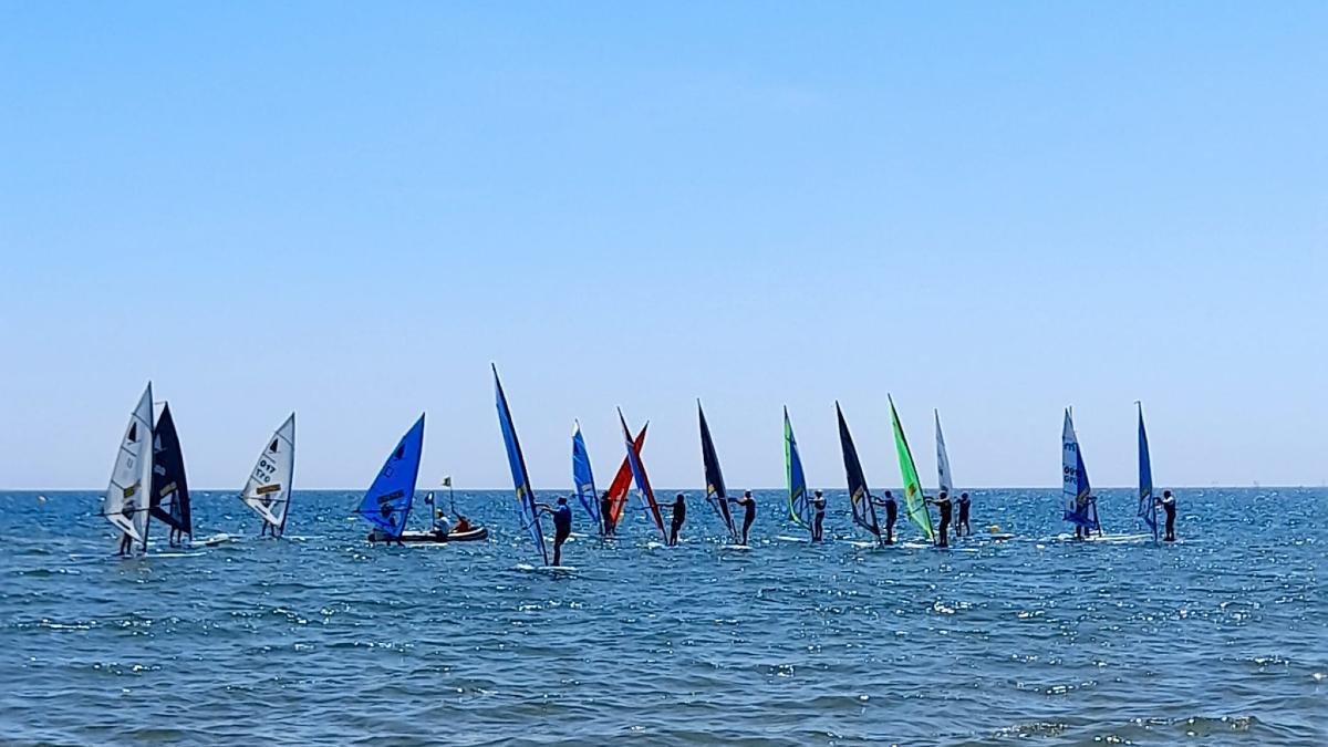 El Club de Vela Ballena Alegre acogió la primera prueba del circuito