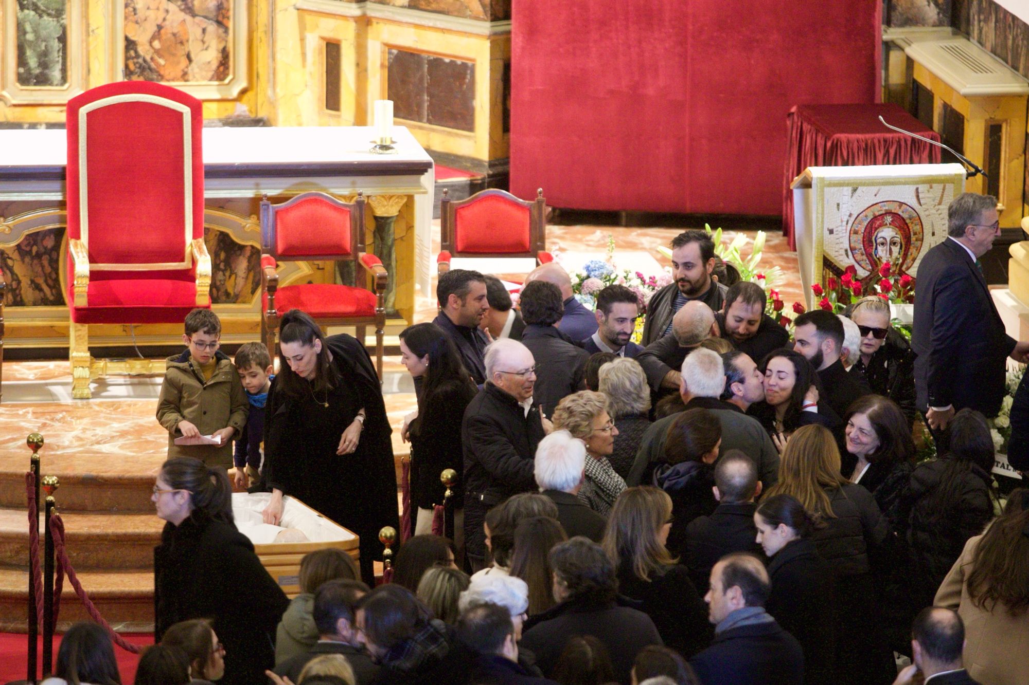 Imágenes | Cientos de personas se despiden de Mendoza en Los Jerónimos