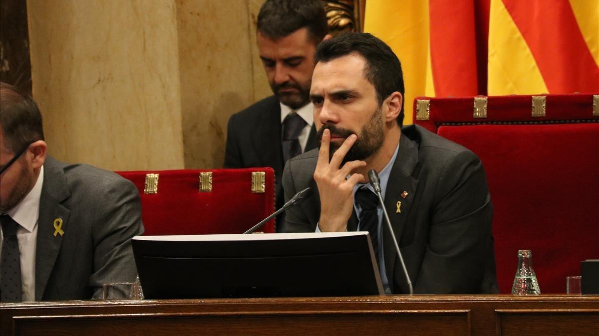 lainz45423462 el president del parlament  roger torrent  al ple de l 11 d 181018150005