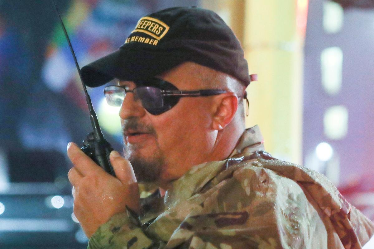 El fundador de la milícia Oath Keepers, sentenciat a 18 anys de presó per l’assalt al Capitoli