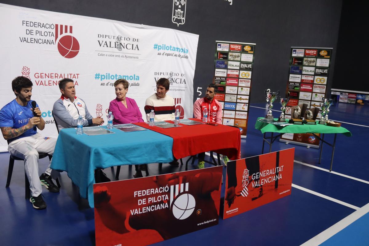 Un moment de l'acte de presentació de les finals del 36è Campionat Autonòmic de frontó individidual Trofeu Generalitat Valenciana.