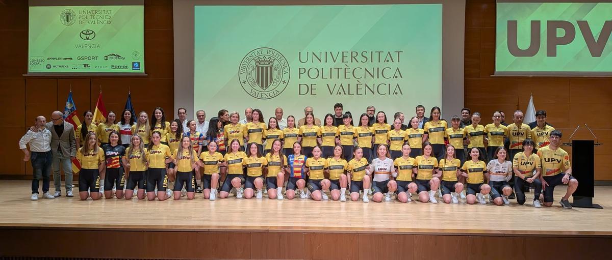 Presentación de los equipos ciclista femenino y paraciclista de la UPV.