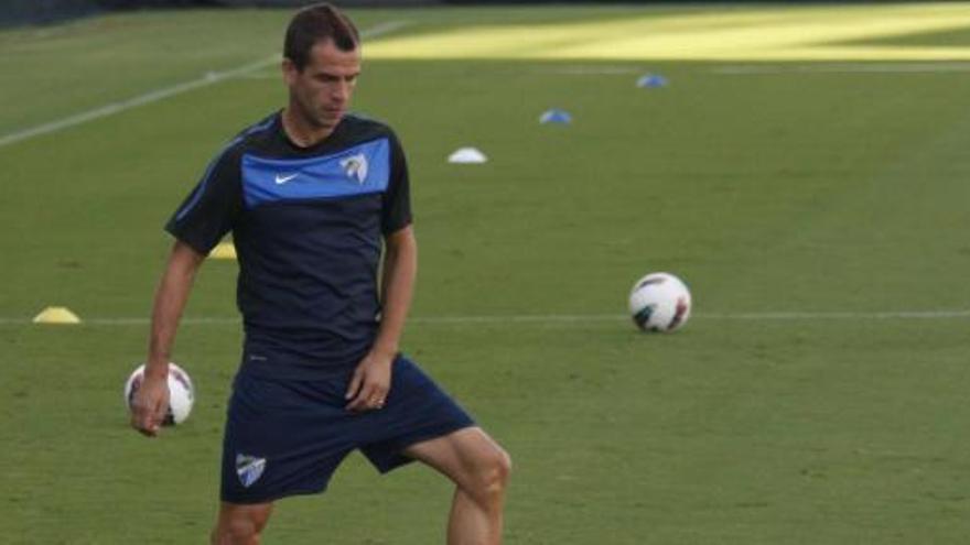 El portugués Duda, que estaba gozando de la confianza de Manuel Pellegrini para jugar de mediocentro, se lesionó ayer y podría ser baja contra el Levante.