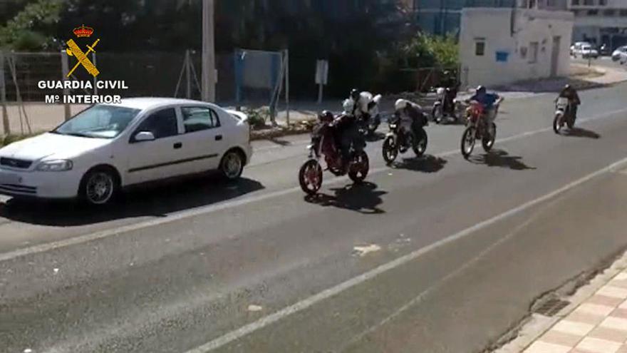 Detenidos 4 jóvenes por hacer carreras ilegales de motos en Tavernes de la Valldigna