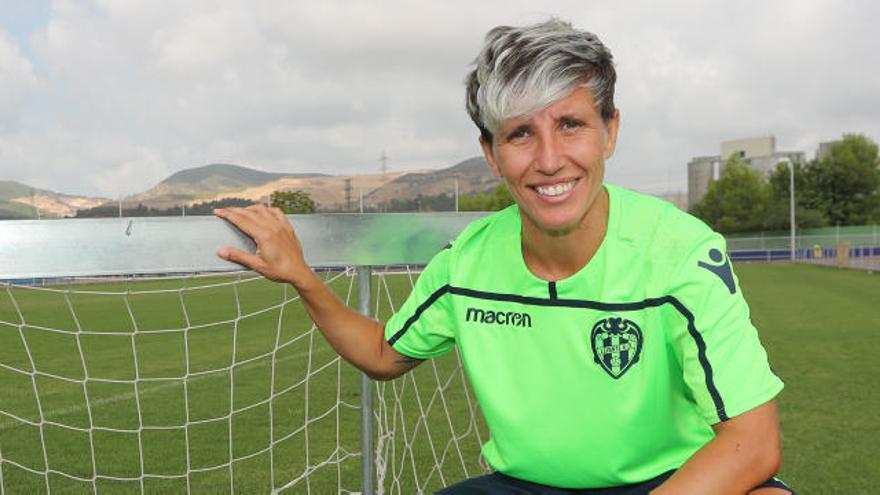 Sonia Bermúdez: &quot;El objetivo principal este año es entrar en Champions&quot;