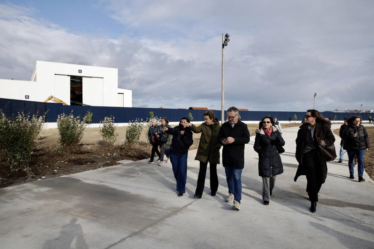 El paseo de Naval Gijón ya está abierto a la ciudadanía (en imágenes)