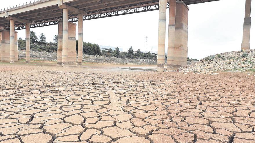 Sequía en Castellón: La CHJ apunta a más restricciones de agua ante la previsión de  un verano sin lluvia