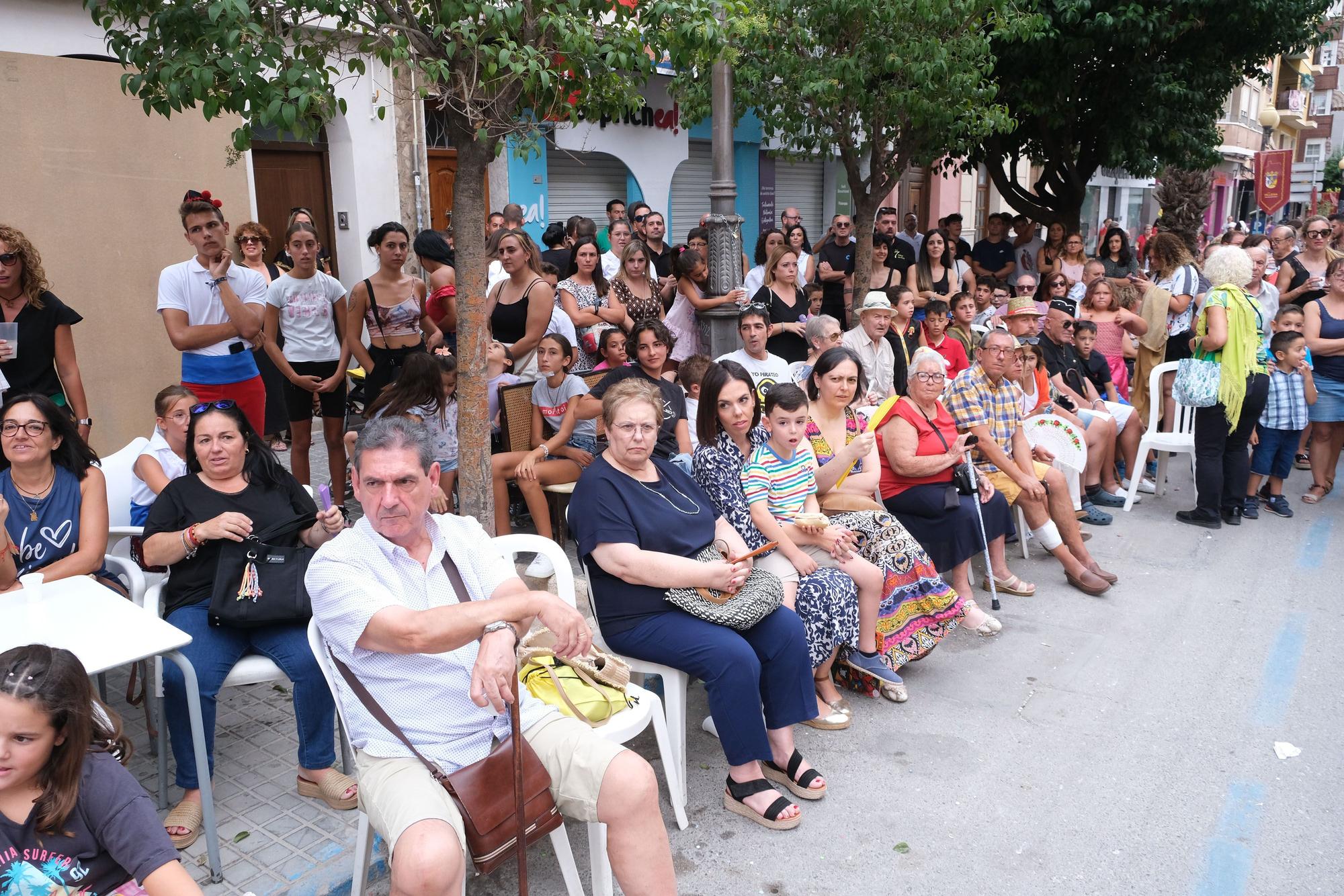 Así ha sido el tradicional Contrabando de la comparsa de Andaluces en los Moros y Cristianos de Villena