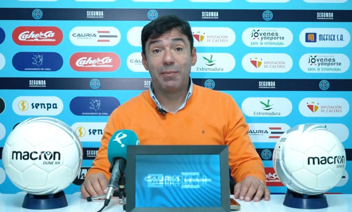 Rai Rosa durante la rueda de prensa posterior al último partido.