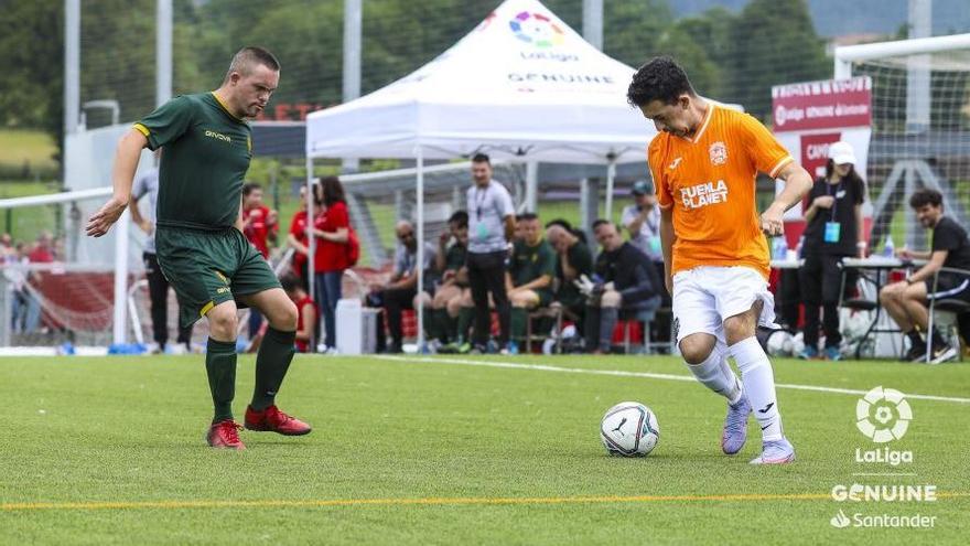 Lance del encuentro del Córdoba Genuine ante el Fuenlabrada en Lezama.