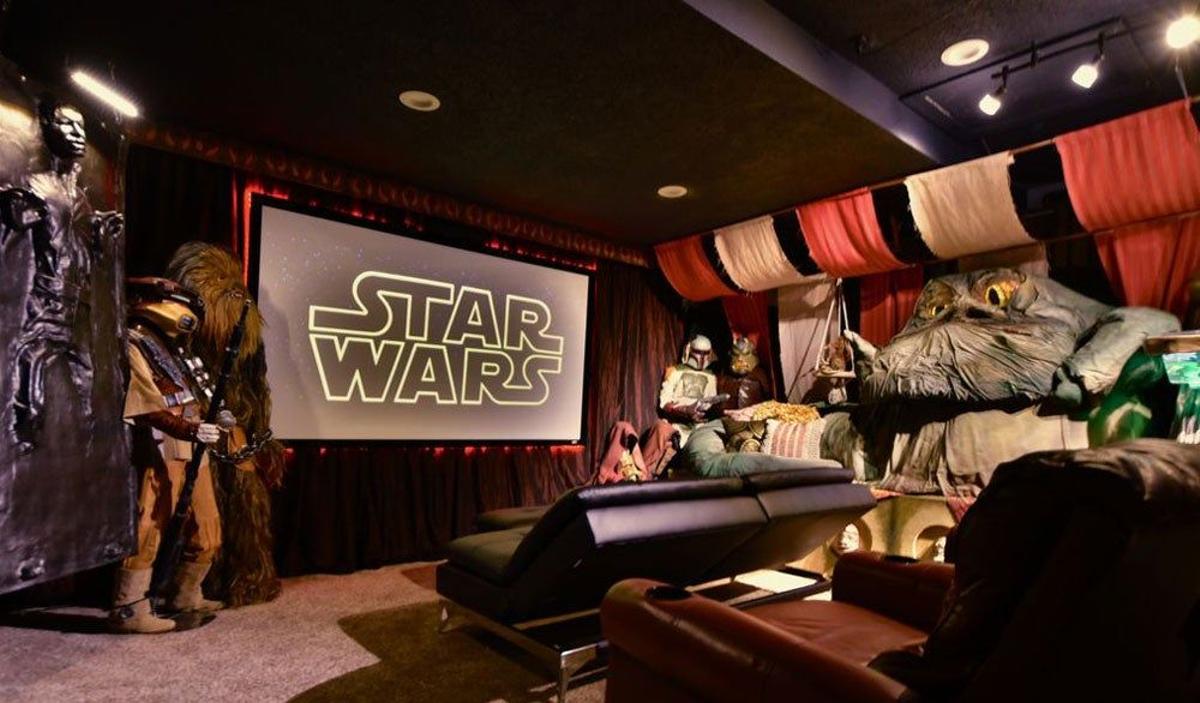 Sala de cine inspirada en Star Wars.