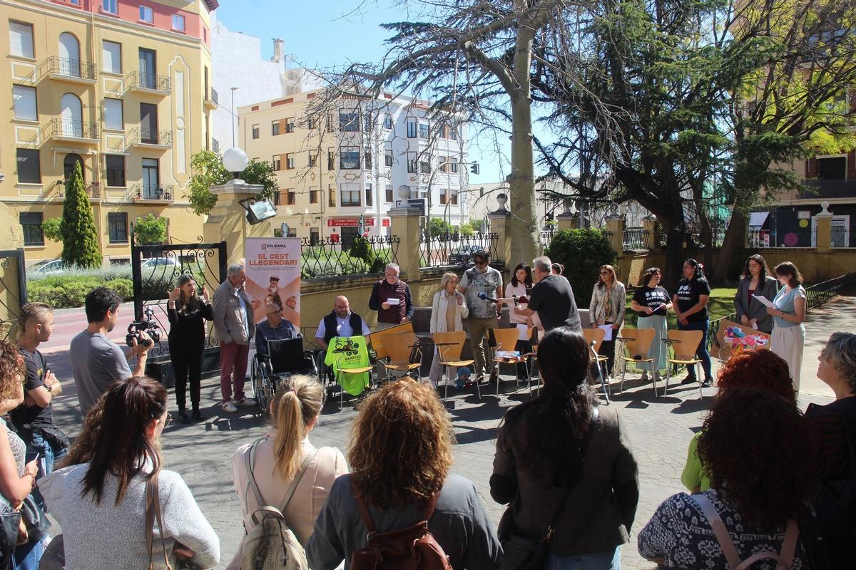 Accion solidaria en el centro de salud pública de la avenida del Mar