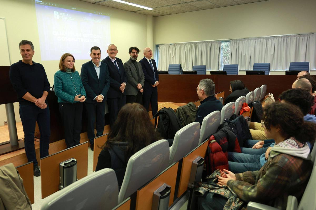 Un momento del acto celebrado ayer en el camus de Vigo.