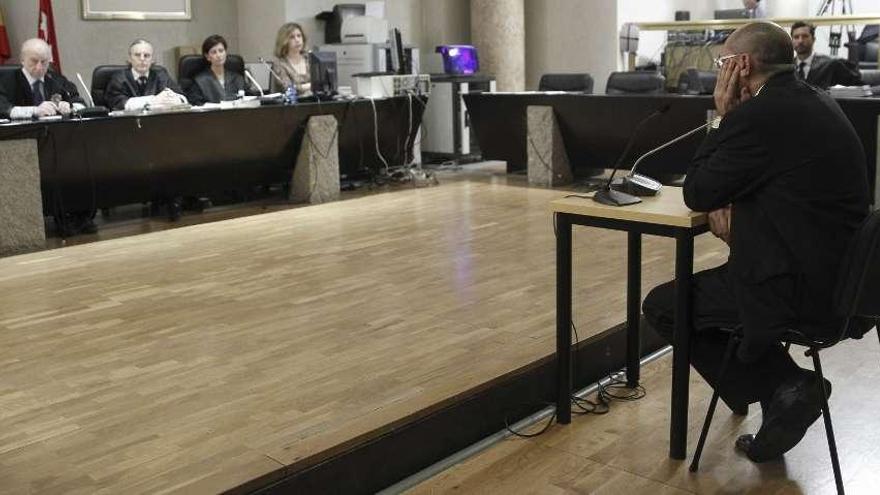 El magistrado Elpidio José Silva, durante el juicio contra él por su investigación en el caso Blesa.  // Efe