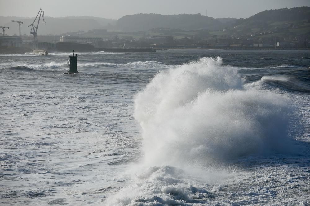 Olas de hasta trece metros