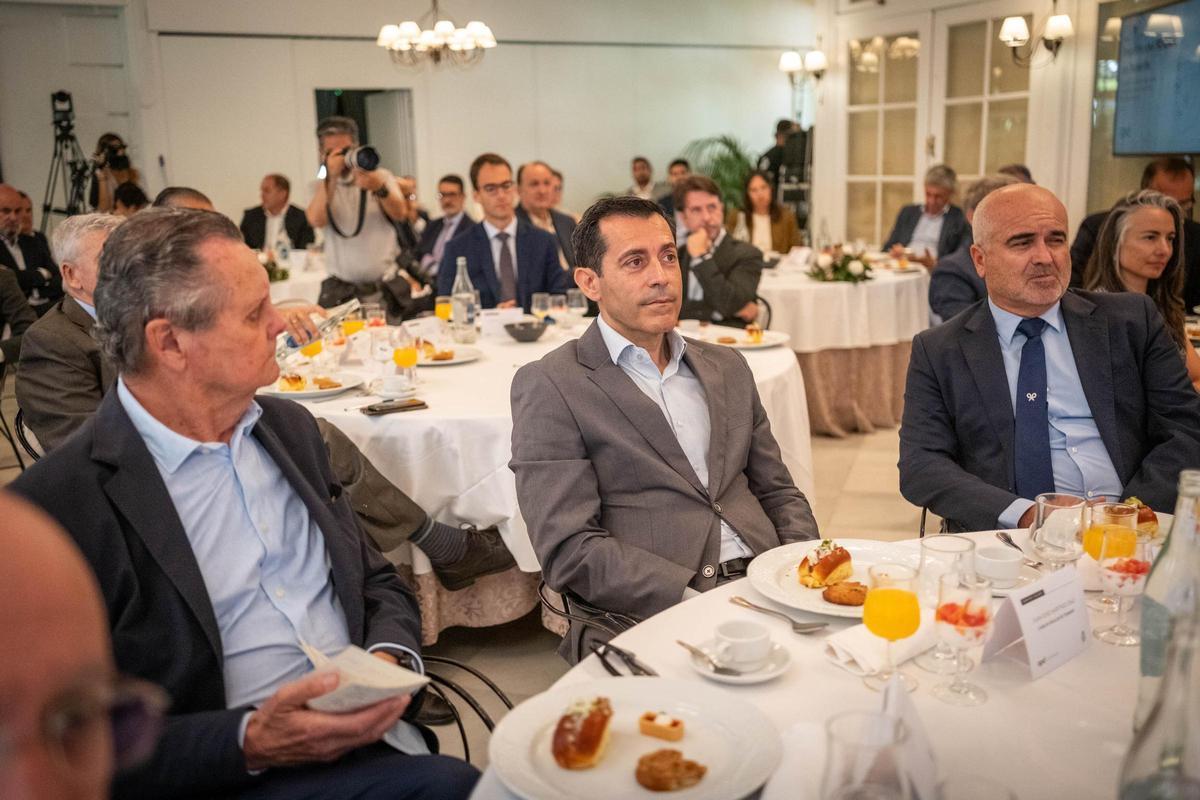 Desayuno coloquio 'De la inversión al impacto: la transformación de Tenerife'