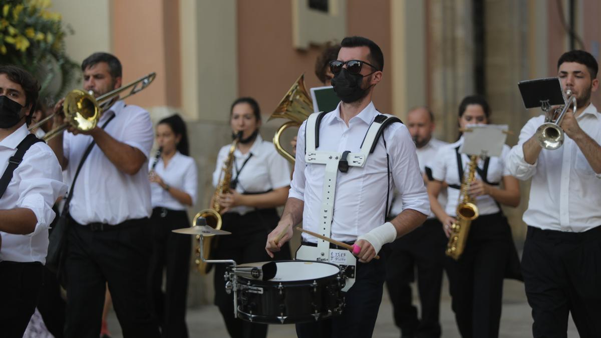 Búscate en el segundo día de Ofrenda por la calle de la Mar (entre las 19.00 y las 20.00 horas)