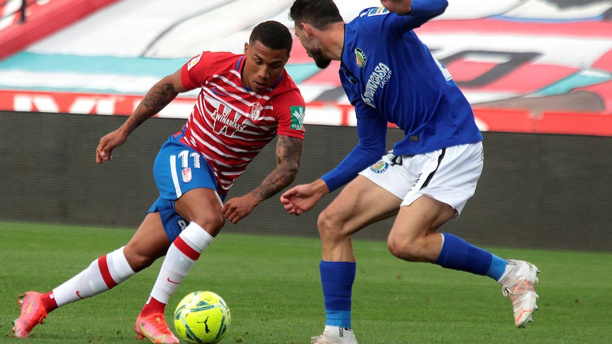 Empate justo entre Granada y Getafe en un partido de trámite.